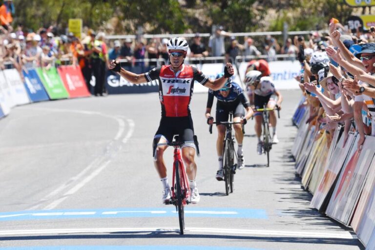 richie-porte-mesmo-aposentado-bate-oscar-onley-em-iconica-subida-do-tour-down-under