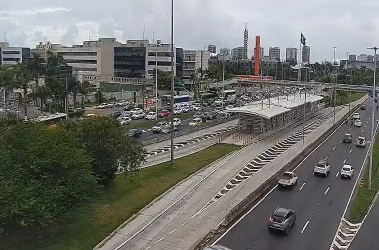 acidente-entre-dois-carros-na-avenida-ayrton-senna-na-barra-da-tijuca