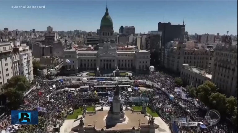 insatisfeitos-com-a-economia,-argentinos-ainda-sentem-os-impactos-da-greve-geral-realizada-na-semana