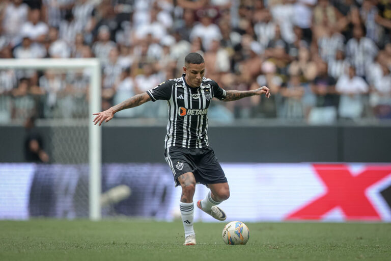 arana-recebe-noticia-tragica-e-deixa-a-torcida-do-galo-com-o-coracao-na-mao