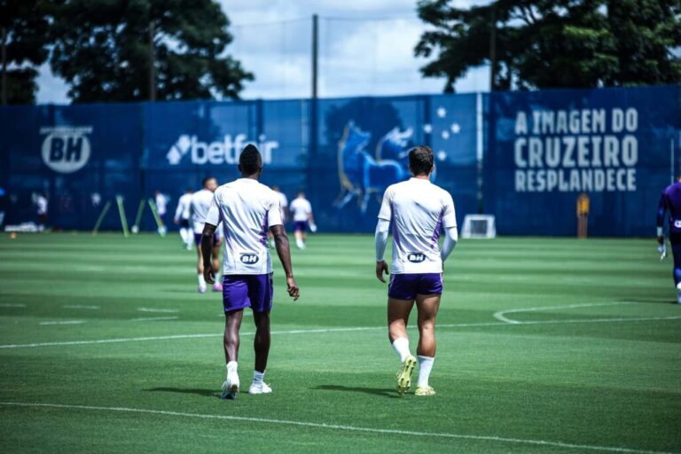 dois-jogadores-sao-flagrados-treinando-e-aparecem-como-novidade-no-cruzeiro