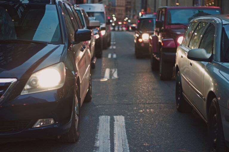 homem-fica-ferido-apos-ser-atropelado-por-automovel-na-avenida-nossa-senhora-da-assuncao