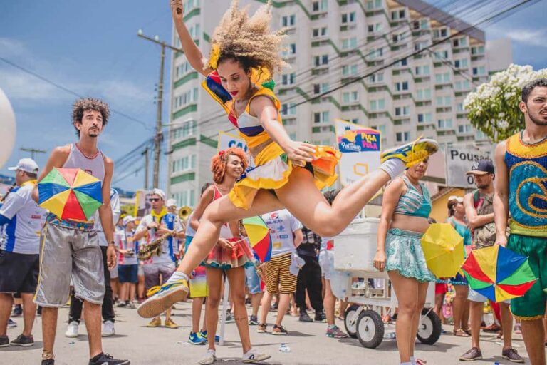 trabalhei-no-carnaval:-quais-sao-meus-direitos?-ganho-hora-extra?