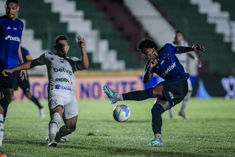 sousa-faz-historia-e-elimina-cruzeiro-na-primeira-fase-da-copa-do-brasil