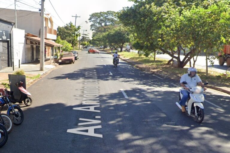 acidente-entre-carro-e-moto-deixa-homem-ferido-na-avenida-antonio-da-costa-lima