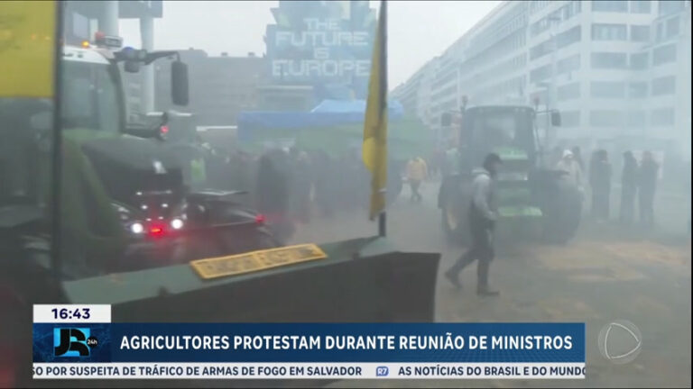 agricultores-protestam-durante-reuniao-de-ministros-na-belgica