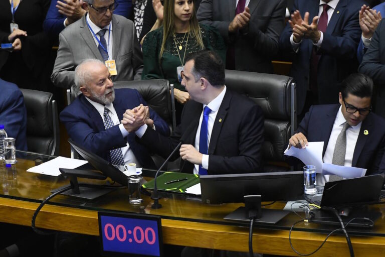 apos-convite-a-lira,-lula-quer-encontro-com-pacheco-e-lideres-do-senado-no-alvorada