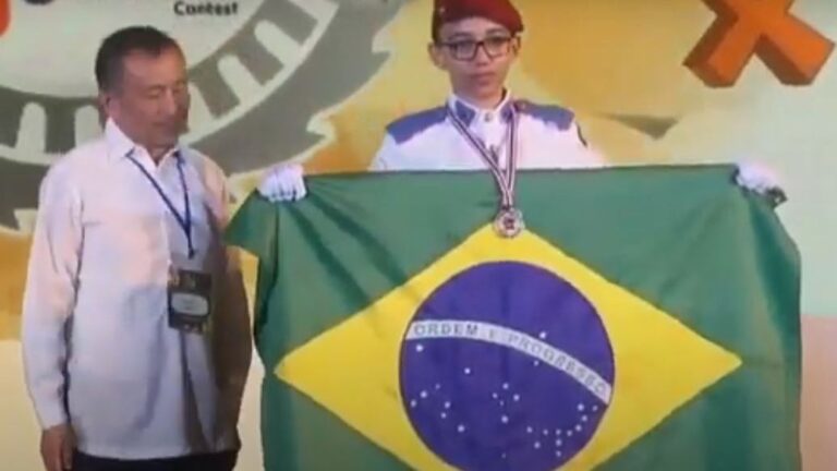 sete-alunos-do-colegio-militar-de-sp-faturam-medalhas-em-olimpiada-de-matematica-na-tailandia