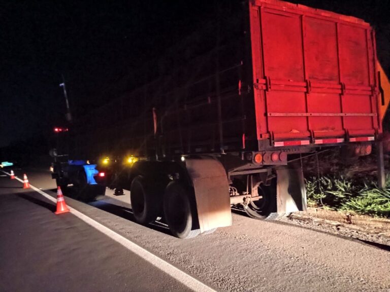 colisao-entre-caminhao-e-moto-deixa-um-ferido-na-sp-294-em-inubia-paulista