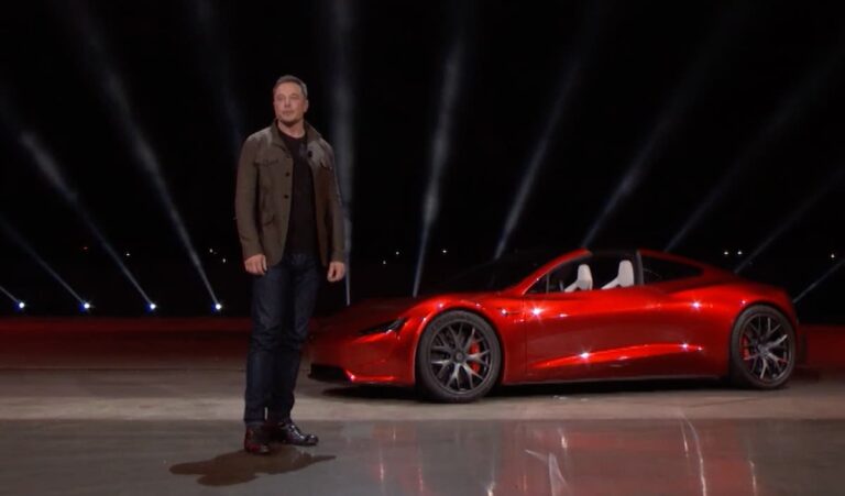 musk-anuncia-retomada-do-projeto-roadster:-supercarro-eletrico-da-tesla