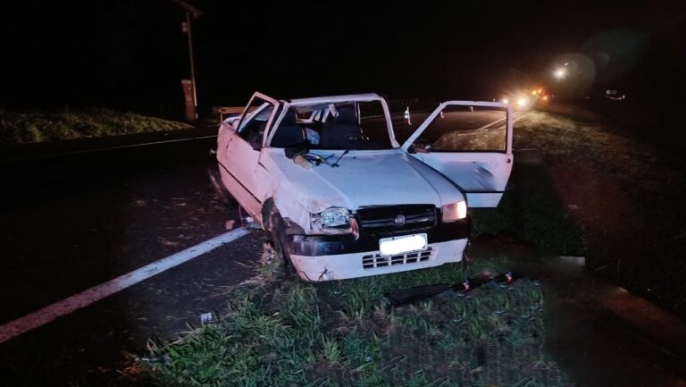 carro-colide-com-defensa,-capota-e-deixa-um-morto-na-sp-310-em-taquaritinga