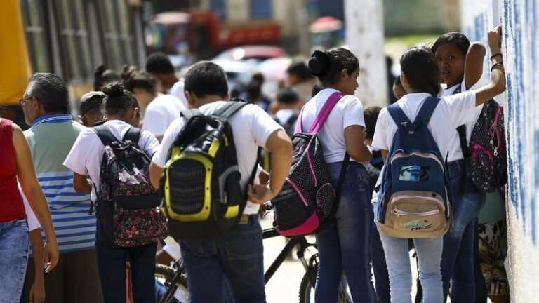 senado-aprova-jornada-minima-diaria-de-7-horas-para-estudantes-do-ensino-integral