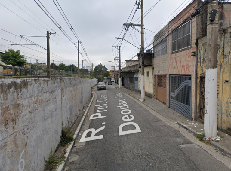 colisao-entre-dois-carros-deixa-um-ferido-na-rua-professor-cosme-deodato-tadeu