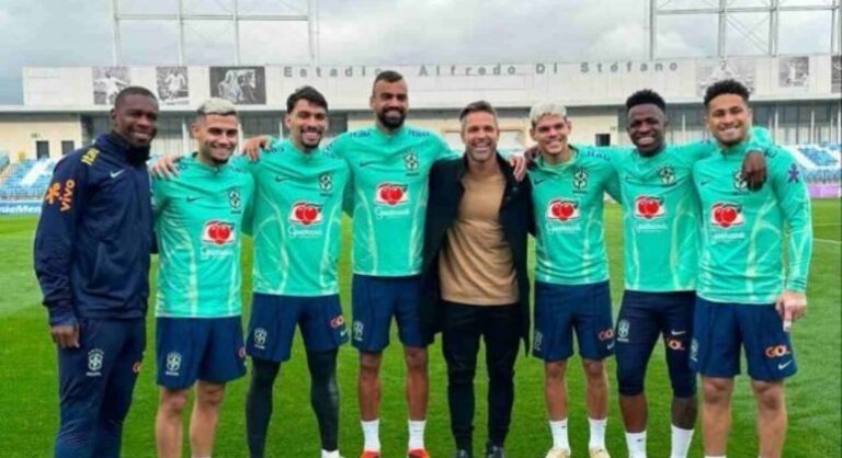 diego-ribas-reencontra-ex-companheiros-de-flamengo-em-treino-do-brasil:-‘que-honra’