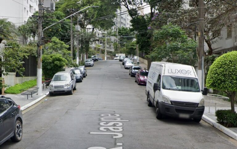 mulher-fica-ferida-apos-ser-atropelada-por-moto-na-rua-jaspe-na-aclimacao