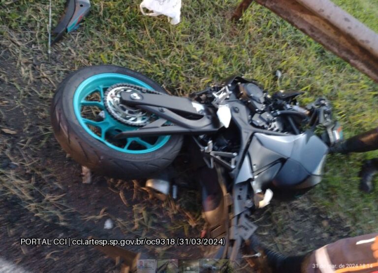 motociclista-morre-apos-colidir-com-defensa-metalica-na-rodovia-anchieta-em-sp